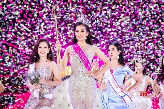 Muốn chắc suất đi chinh chiến Miss World, thí sinh Hoa hậu Việt Nam nên tham khảo chiêu bài của Tiểu Vy Ảnh 21