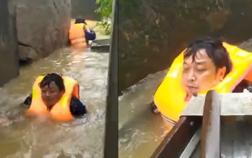 Xúc động khoảnh khắc Chủ tịch xã cùng cán bộ vượt lũ cứu dân tới kiệt sức, phải tiêm thuốc để hồi sức lo cho dân Ảnh 2