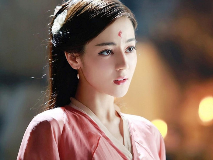 Địch Lệ Nhiệt Ba.