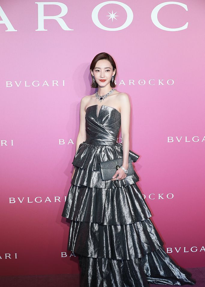 Ngô Lỗi diện vest bảnh bao trong sự kiện, muốn mua trang sức tặng mẹ nhưng phải dẹp ngay ý định vì lý do này Ảnh 9