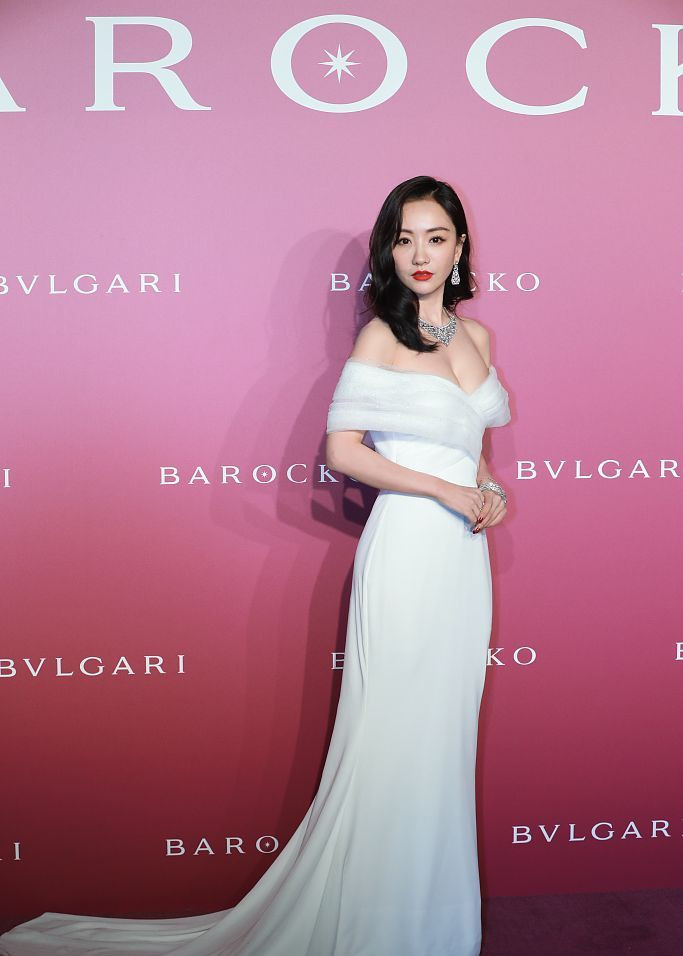 Ngô Lỗi diện vest bảnh bao trong sự kiện, muốn mua trang sức tặng mẹ nhưng phải dẹp ngay ý định vì lý do này Ảnh 14