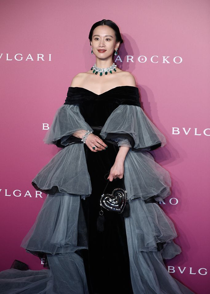 Ngô Lỗi diện vest bảnh bao trong sự kiện, muốn mua trang sức tặng mẹ nhưng phải dẹp ngay ý định vì lý do này Ảnh 15