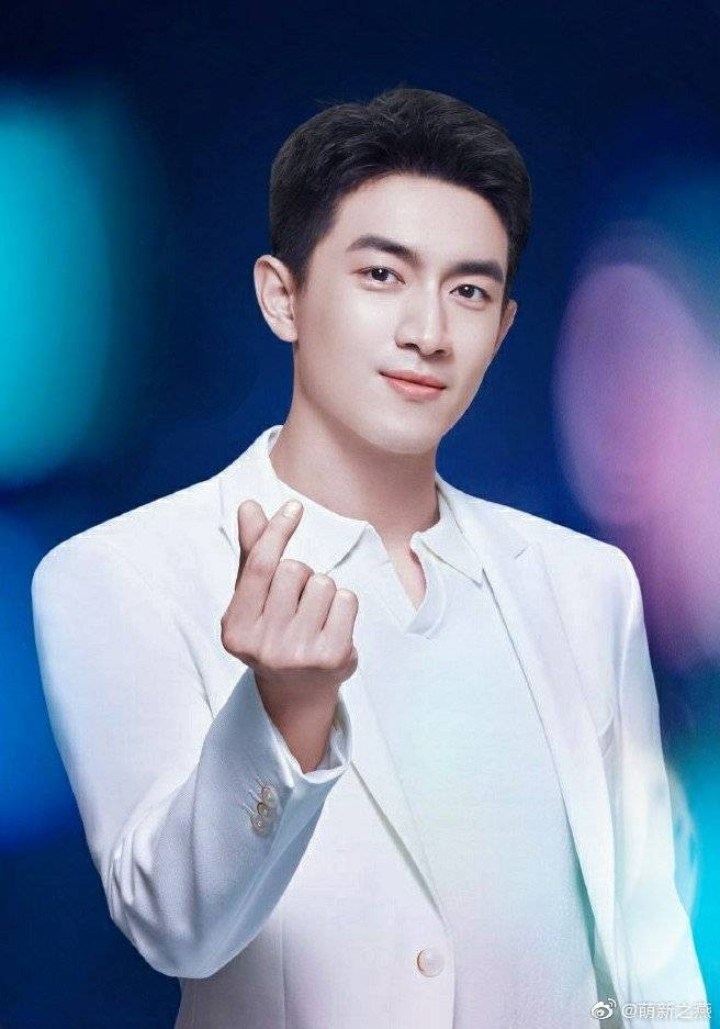 Cách tồn tại giữa fan và idol: Lâm Canh Tân - 'tấu hài', Vương Nhất Bác - 'đổ thừa' Ảnh 8