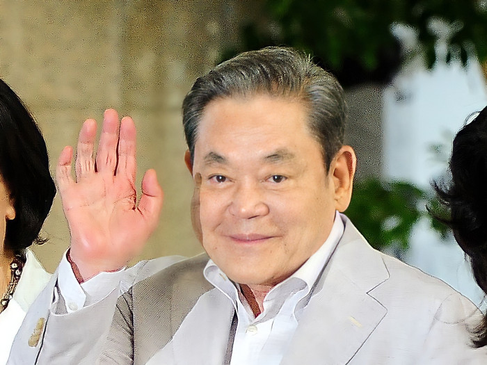 Cố chủ tịch Samsung Lee Kun Hee vẫn là người giàu nhất Hàn Quốc với khối tài sản ước tính 20,7 tỷ USD. (Ảnh: Chosun)