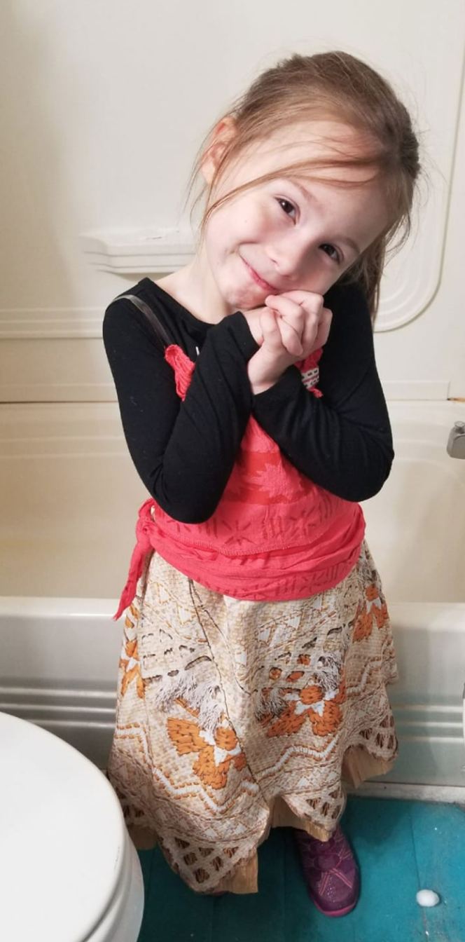 Các thành viên trong gia đình cho biết từ khi tái hôn và sinh con cho Aaron, Kelsie hoàn toàn bỏ mặc bé Cloe. 