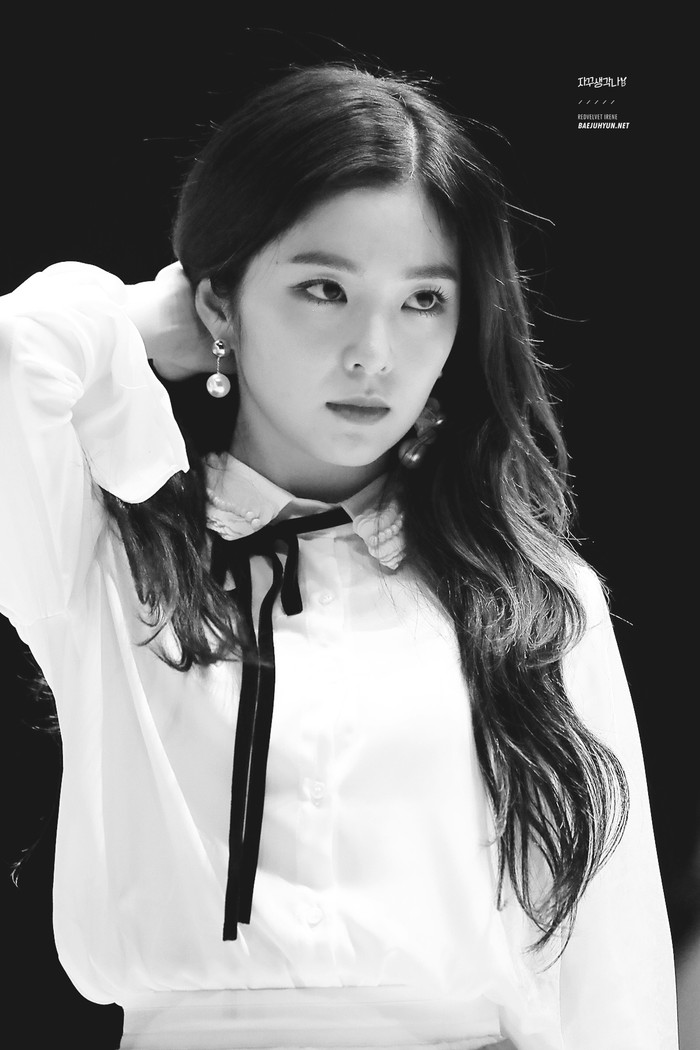 Ơhản ứng của công chúng đối với sự việc này vẫn rất gay gắt và chỉ trích Irene.