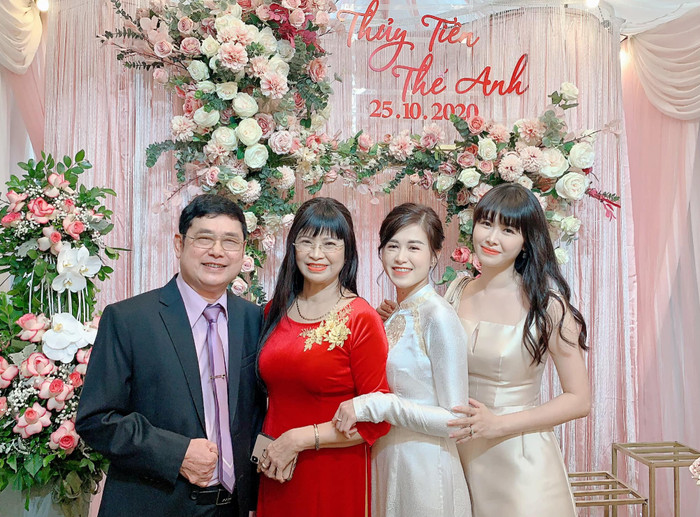 Vợ chồng Đăng Khôi mừng đám hỏi em gái ruột, nhan sắc cô dâu khiến cộng đồng mạng xuýt xoa Ảnh 6