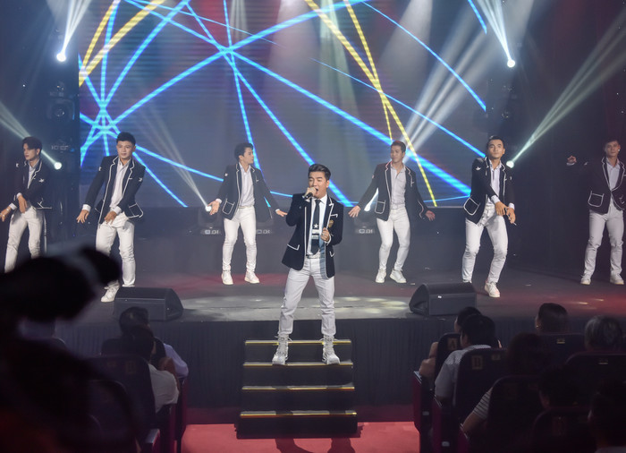 Đêm nhạc có Đàm Vĩnh Hưng, Erik, Hiền Thục quyên góp được hơn 6 tỷ đồng ủng hộ đồng bào miền Trung Ảnh 6