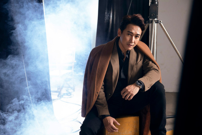 Hứa Vĩ Văn xuất hiện với hình ảnh phong trần, bụi bặm, tuy khác lạ nhưng vẫn đốn tim fan Ảnh 2