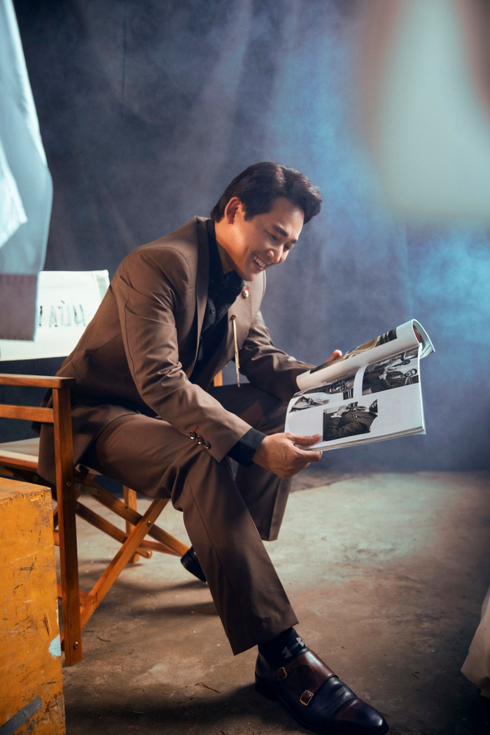 Hứa Vĩ Văn xuất hiện với hình ảnh phong trần, bụi bặm, tuy khác lạ nhưng vẫn đốn tim fan Ảnh 20