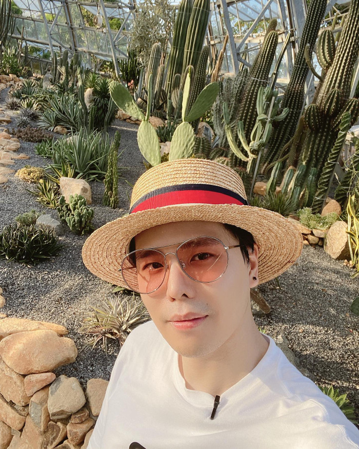 Chiếc mũi của Trịnh Thăng Bình ngày càng thon gọn theo thời gian