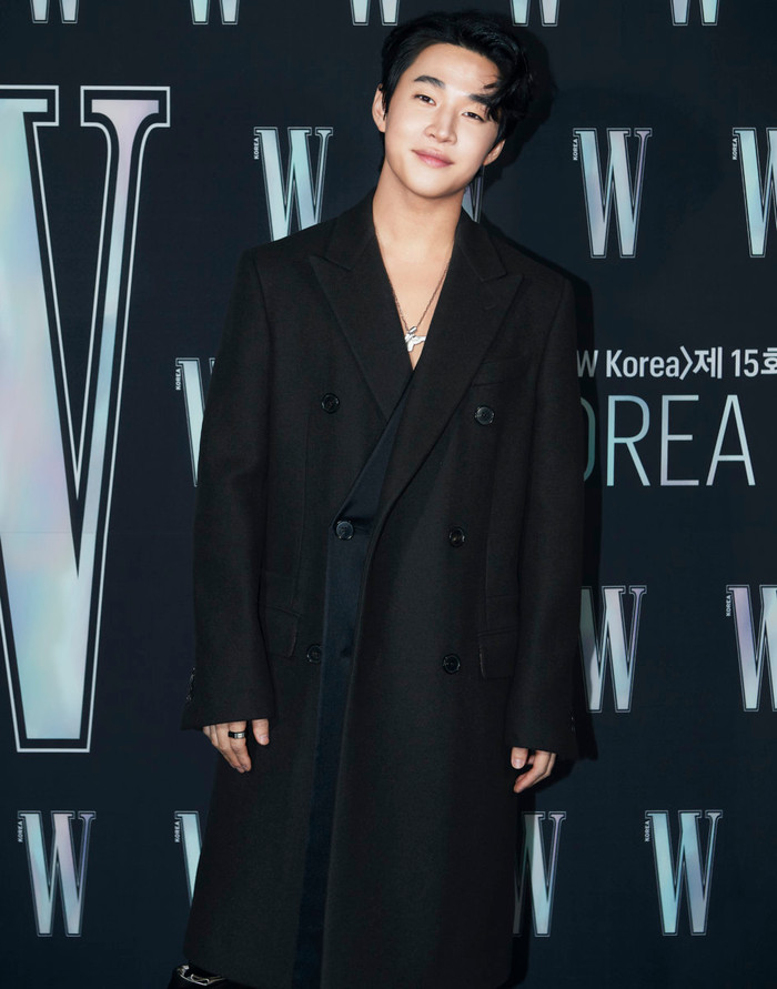 Đêm hội 'W Korea 2020': Mặt Park Min Young cứng đờ biến dạng, Park Shin Hye đọ sắc 'chị em nàng Han' và Jessica - Krystal Ảnh 19