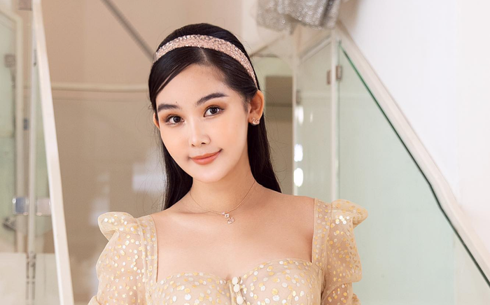 Lê Âu Ngân Anh tiết lộ lí do toàn cười mỉm, không dám lộ răng Ảnh 2