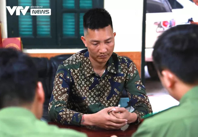 Tại buổi làm việc với cơ quan an ninh, Bùi Xuân Huấn thừa nhận hành vi của mình là sai, làm ảnh hưởng đến hình ảnh và uy tín của Đài Truyền hình Việt Nam. (Ảnh: VTV.vn)