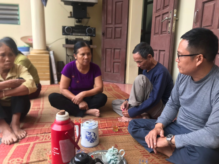 Gia đình ông Uý đang mong ngóng tin tức về con gái.