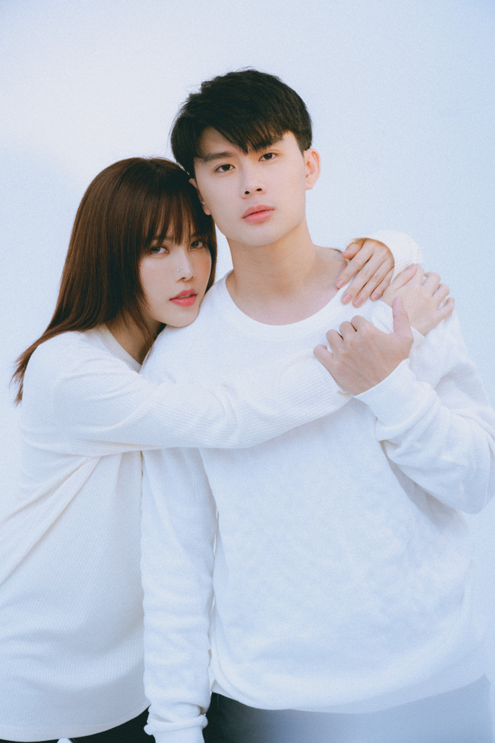 Cư dân mạng réo gọi Sơn Tùng M-TP khi Thiều Bảo Trâm tung ảnh tình tứ với Hoàng Trung Ảnh 2