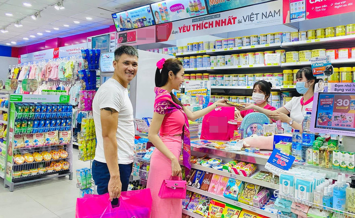 Công Vinh sẽ hộ tống Thủy Tiên ra miền Trung hỗ trợ bà con vùng lũ đợt hai.