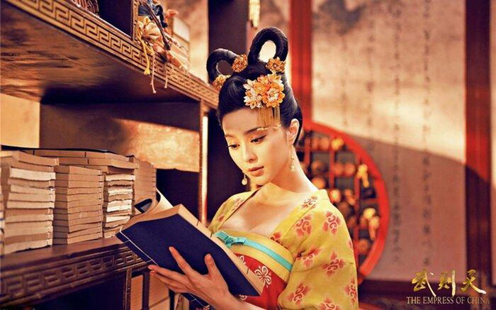 Những bậc mẫu nghi thiên hạ ấn tượng nhất trên màn ảnh Hoa Ngữ Ảnh 17