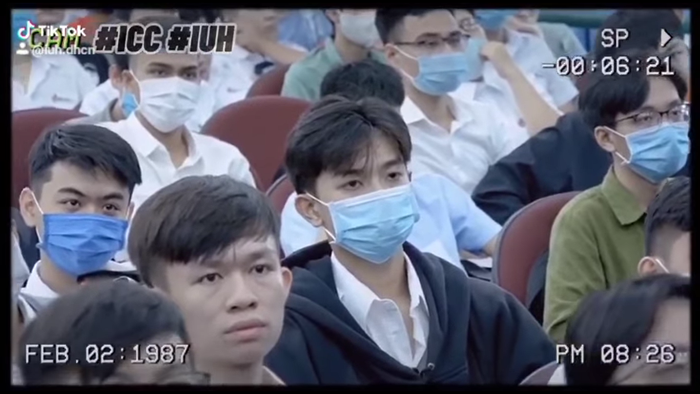 Loạt khoảnh khắc đáng yêu của các tân sinh viên trường ĐH Công nghiệp TP.HCM 'đốn tim' cư dân mạng Ảnh 3