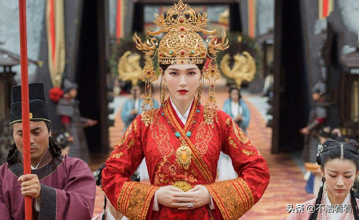 Netizen Trung chê bai poster mới của 'Yến Vân Đài' quá xấu xí: Gương mặt Xa Thi Mạn bị photoshop trông như... quả xoài Ảnh 3