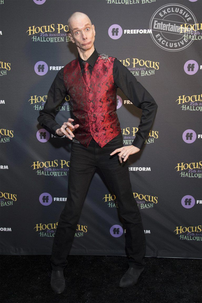 Những ứng cử viên sáng giá cho Gia đình Addams phiên bản Tim Burton Ảnh 19