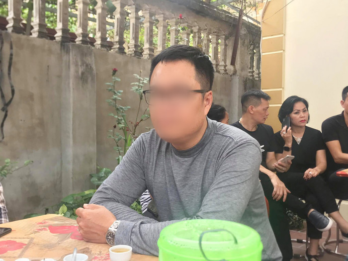 Ông Uý đau xót sau nỗi đau mất con gái.