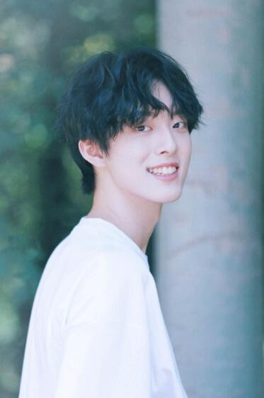 Thí sinh 'Thanh xuân có bạn 3' gây sốt vì ngoại hình quá giống Tiêu Chiến Ảnh 8