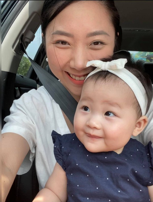 Dù vậy, cô vẫn khiến dân tình xuýt xoa bởi sở hữu làn da mịm màng.