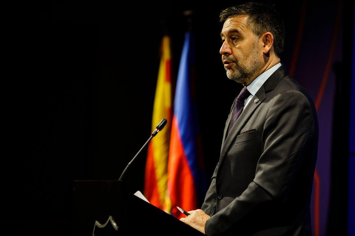 Ông Josep Maria Bartomeu từ chức Chủ tịch Barca.
