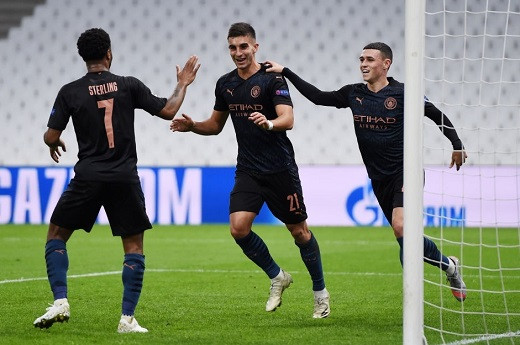 Man City dễ dàng giành 3 điểm trên sân của Marseille.