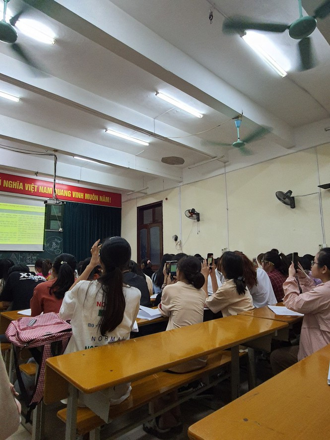 Sinh viên ngày nay ghi chép tiện lợi thế này đây!