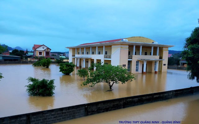 Đón học trò trở lại trường sau lũ, thầy Hiệu trưởng gửi bức tâm thư khiến tất cả xúc động Ảnh 2