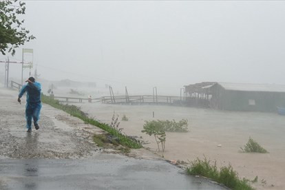 Mưa lớn tại Quảng Ngãi khiến 2 người tử vong