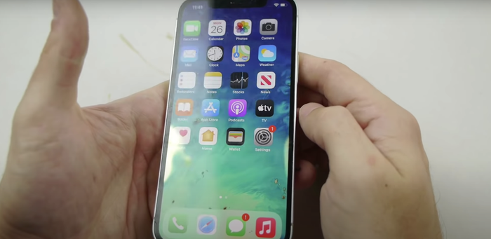 iPhone 12 bất ngờ khởi động được và sử dụng được sau khi bị ngâm a-xít. Ảnh chụp màn hình
