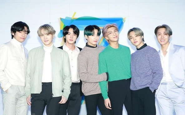 Đố bạn biết những anh chàng BTS sẽ thích mê iPhone 12 màu gì? Ảnh 2