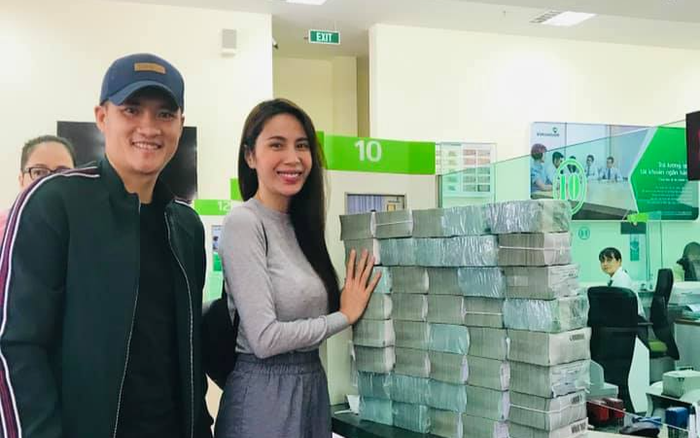 Tranh cãi khi tặng cụ ông 200 triệu, Thủy Tiên chính thức lên tiếng Ảnh 2