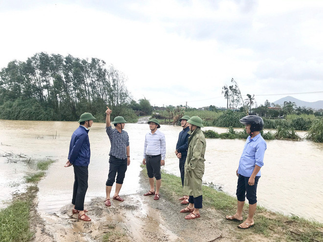 Hà Tĩnh lệnh sơ tán khẩn cả nghìn người dân khỏi vùng ngập lụt, sạt lở Ảnh 4