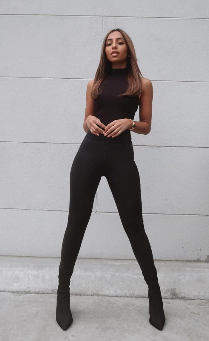 Tính tới thời điểm hiện tại, đai diện Australia là ứng viên có chiều cao thấp nhất.