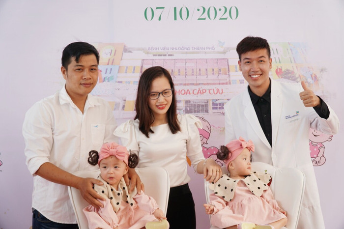 Người bác sĩ âm thầm đứng sau thành công ca đại phẫu thuật của Trúc Nhi – Diệu Nhi Ảnh 5