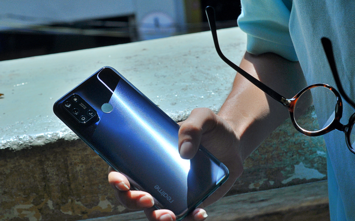 Đánh giá chi tiết Realme 7i: Thiết kế ấn tượng, cấu hình ổn trong tầm giá! Ảnh 2
