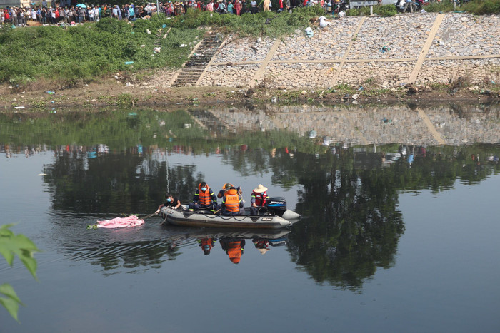 Khu vực phát hiện thi thể nữ sinh.