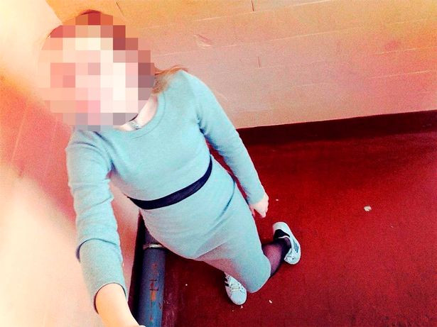 Sau khi sinh con, bà mẹ trẻ đã giấu con trong tủ đông của gia đình. 