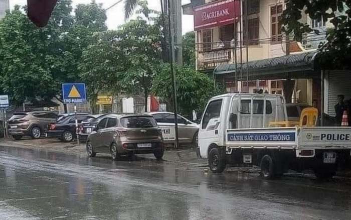 Truy bắt nghi phạm cầm súng xông vào ngân hàng cướp hơn 200 triệu đồng Ảnh 2