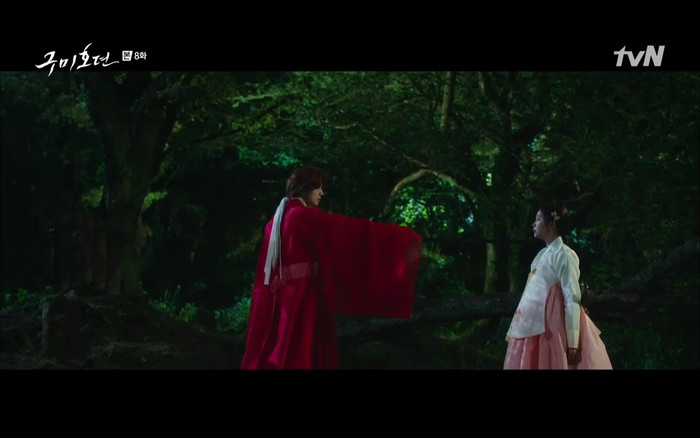 'Bạn trai tôi là hồ ly' tập 8: Bỏ mặc người tình, Lee Dong Wook xả thân cứu em trai Kim Bum trước? Ảnh 8