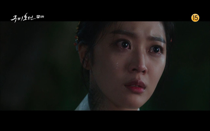 'Bạn trai tôi là hồ ly' tập 8: Bỏ mặc người tình, Lee Dong Wook xả thân cứu em trai Kim Bum trước? Ảnh 11