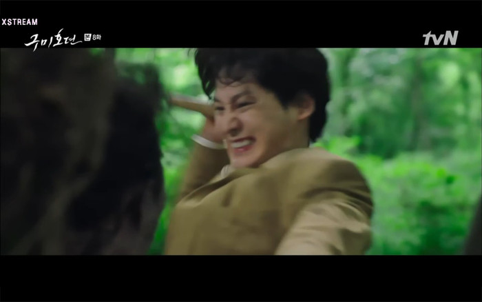 'Bạn trai tôi là hồ ly' tập 8: Bỏ mặc người tình, Lee Dong Wook xả thân cứu em trai Kim Bum trước? Ảnh 49