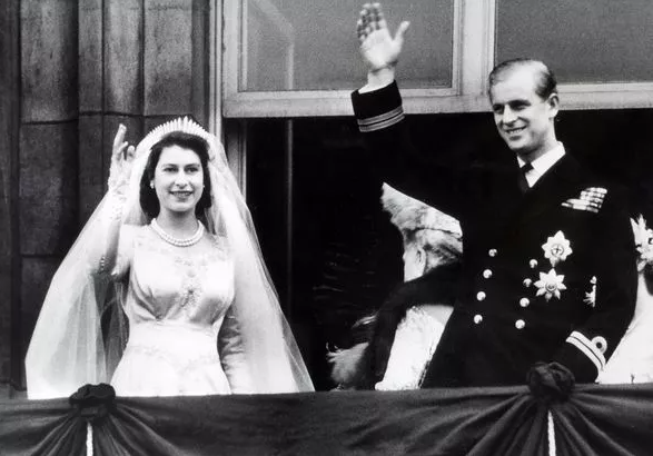 Hoàng thân Philip tiếp thêm sức mạnh cho William và Harry trước nỗi đau mất mẹ Ảnh 5