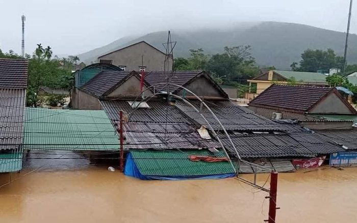 Thủy điện xả lũ, hàng trăm hộ dân ở Nghệ An sơ tán trong đêm Ảnh 2