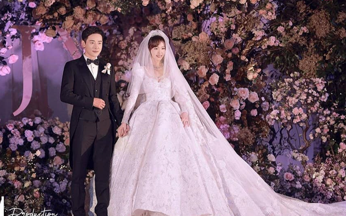 Đường Yên - La Tấn kỷ niệm 2 năm ngày cưới: Tuy tiều tụy nhưng ánh mắt tràn ngập hạnh phúc Ảnh 2