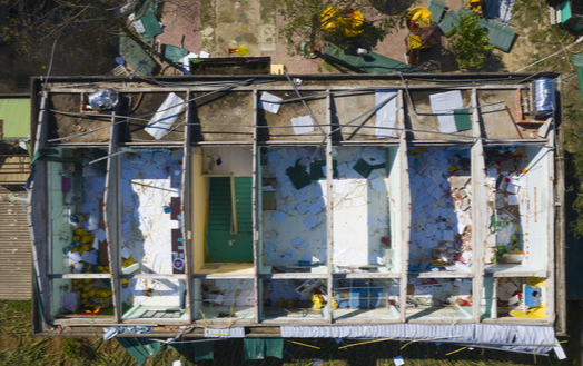 Xót xa cảnh trường học ở Quảng Ngãi tan hoang sau bão số 9 Ảnh 2